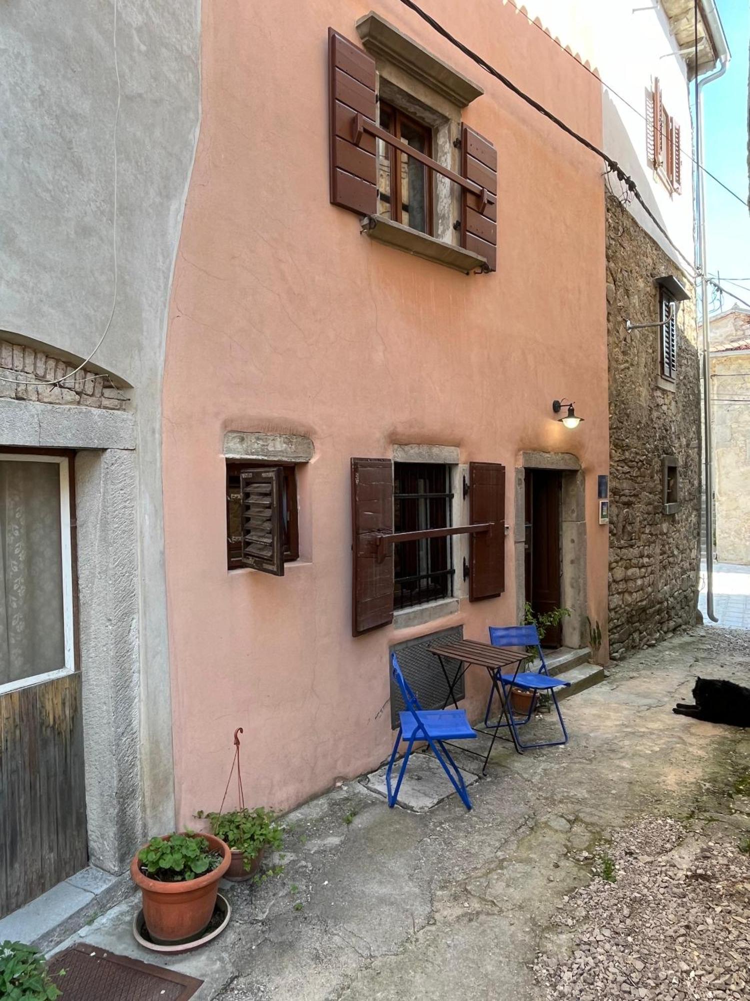 Kate'S Townhouse Apartment Buzet Exterior photo