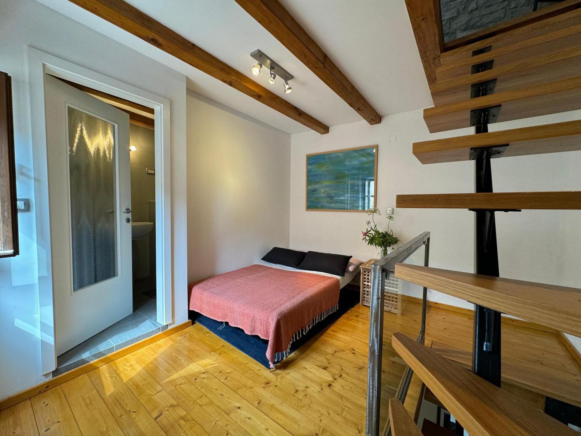 Kate'S Townhouse Apartment Buzet Exterior photo